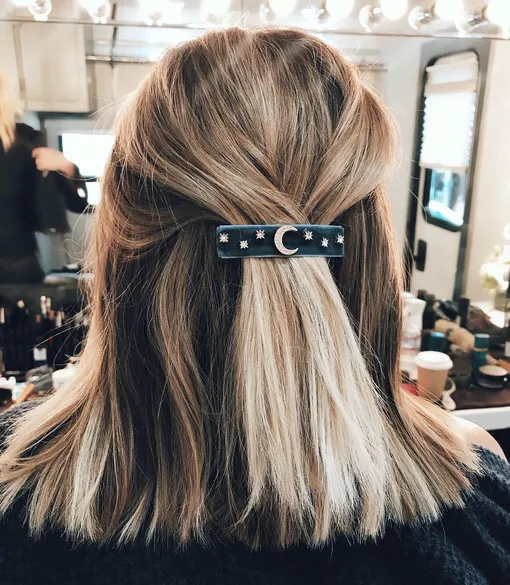 Учитесь у звёзд: 20 модных причёсок для тонких волос
