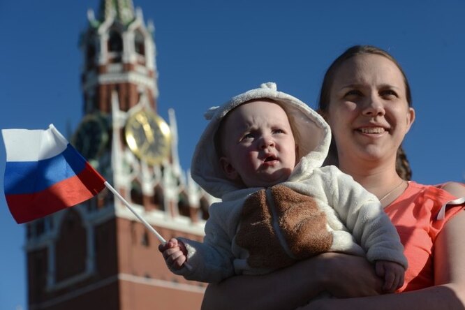 «Государство не может заменить ребёнку родителей»: что не так с «детской» поправкой в Конституции разъясняет Елена Альшанская «Государство не может заменить ребёнку родителей»: что не так с «детской» поправкой в Конституции разъясняет Елена Альшанская