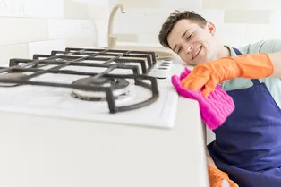Как отмыть кухню от жира за две минуты