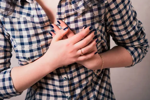 Синдром разбитого сердца и ещё 3 болезни, которыми женщины болеют чаще мужчин
