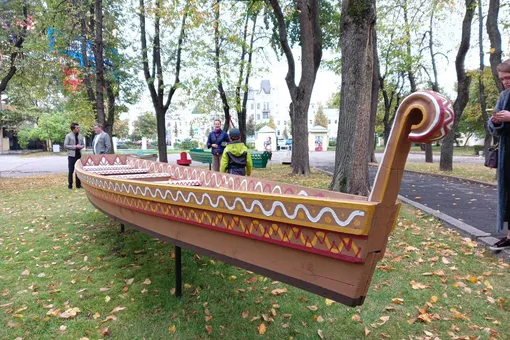 Тарусский причал: в Москве открылась выставка лодок-плоскодонок