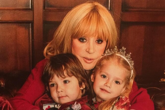 Алла Пугачева отдохнула с детьми на природе. Видео Алла Пугачева отдохнула с детьми на природе. Видео