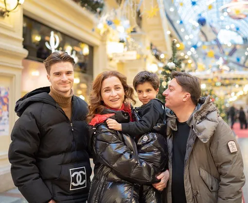 Максим Лагашкин и Екатерина Стулова с сыновьями Саввой и Лукой