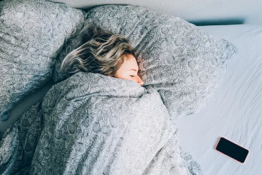 Что будет, если спать меньше 7-8 часов: действительно ли от этого полнеют
