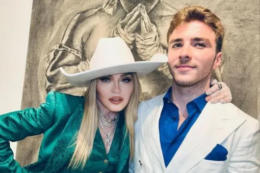 Мадонна посетила выставку картин своего сына-художника и явно осталась в его тени