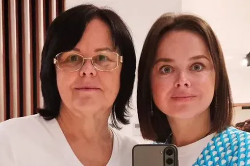 «Я отговаривала её несколько лет»: 64-летняя мать Наталии Медведевой впервые сделала пластическую операцию