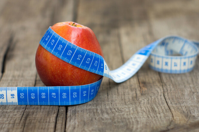 10 небанальных способов научиться меньше есть
