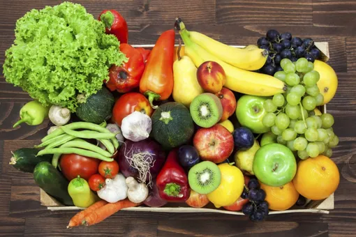 Свежие овощи или фрукты