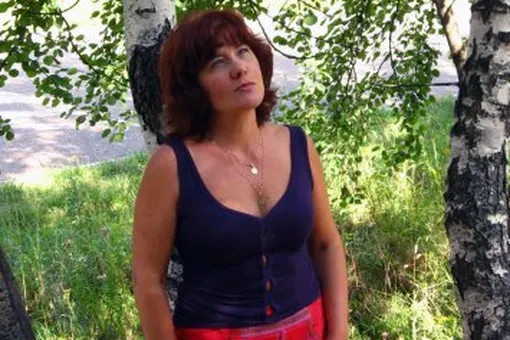 60-летнюю певицу Анну Жукову нашли мёртвой в своей квартире