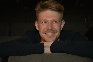 Не хочет жениться, не предал отца: 7 фактов о Никите Ефремове