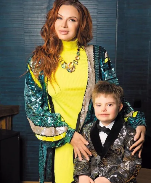 Эвелина Бледанс с сыном Семой
