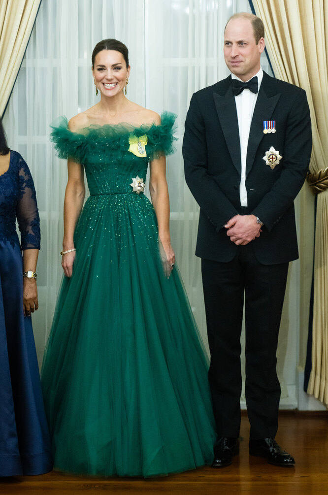 Принц Уильям и Кейт Миддлтон на званом ужине во время королевского тура по странам Карибского бассейна 24 марта 2022 года