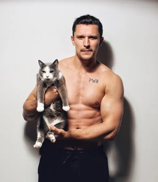 Тарас Цымбалюк с котом