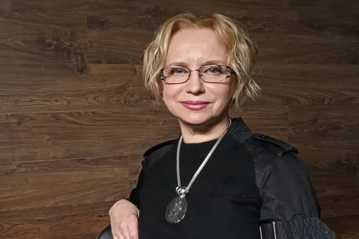 «Сама себя слегка подстригла»: 61-летняя Ирина Мазуркевич выложила фото с внуками