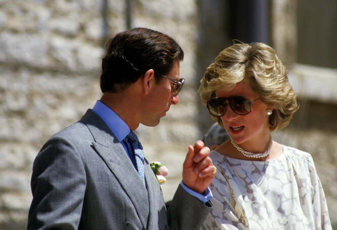 Принц Чарльз и Диана во время тура по Италии, стрижка принцессы Дианы