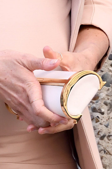 Белый клатч от Carolina Herrera Белый клатч от Carolina Herrera