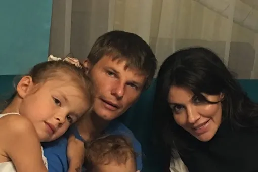 «Счастливы вместе»: Алиса Аршавина показала трогательное видео с семьей