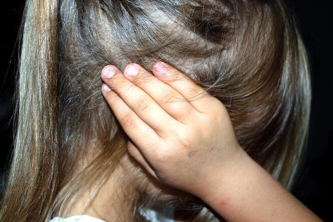 Девочка из Перми жестами показала в Tik-Tok, что её насилует отчим