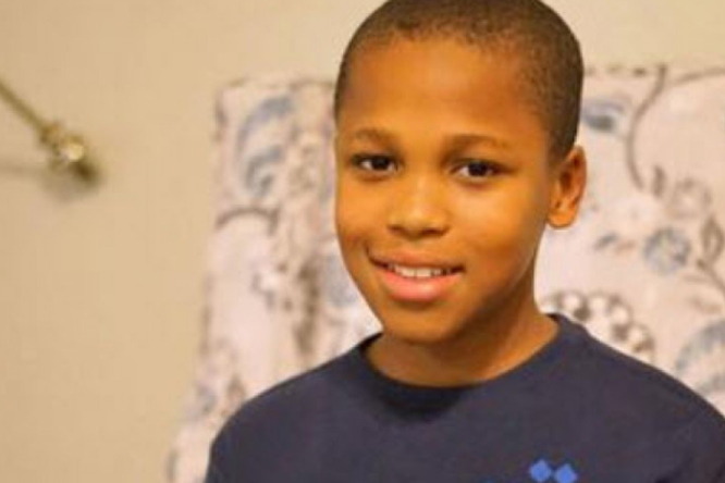 Этот 10-летний мальчик изобрел устройство, спасающее детей от смерти в перегретых машинах
