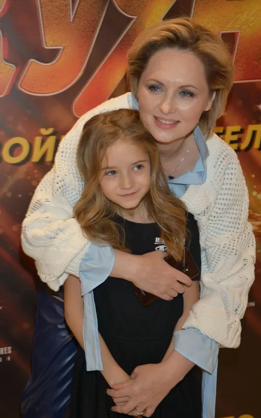 Елена Ксенофонтова с дочерью