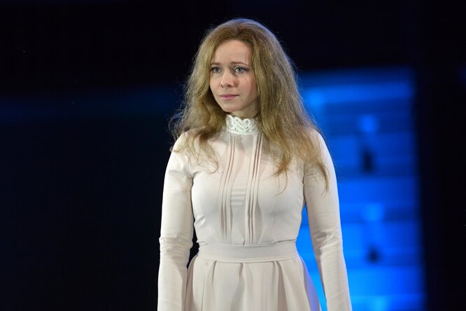 Екатерина Гусева впервые вместе с дочерью вышла на сцену МХАТа