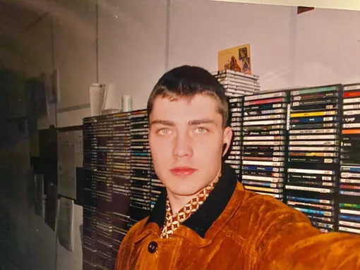 Так Дмитрий Оленин выглядел 20 лет назад