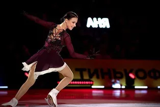 Олимпийская чемпионка Анна Щербакова упала на шоу Эртери Тутберидзе