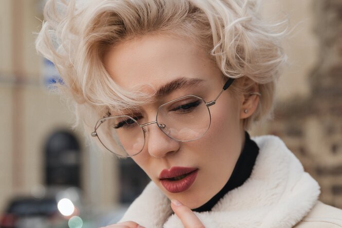 7 секретов макияжа для тех, кто носит очки 7 секретов макияжа для тех, кто носит очки