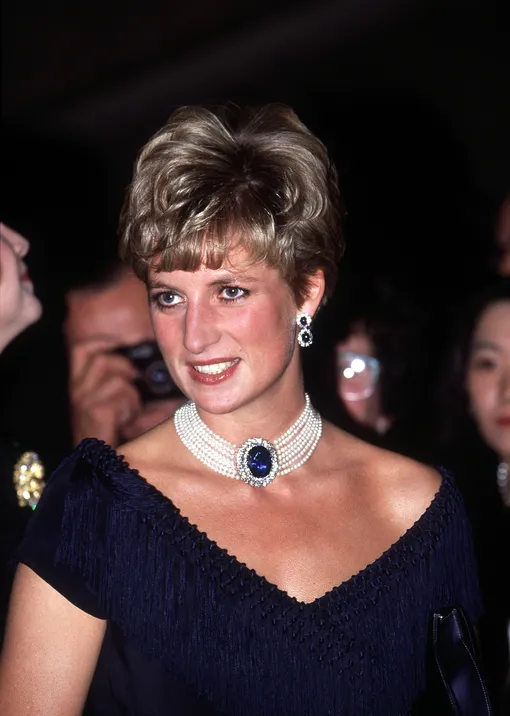 Ожерелье Дианы Спенсер, принцессы Уэльской: сравните его с колье королевы Камиллы! фото