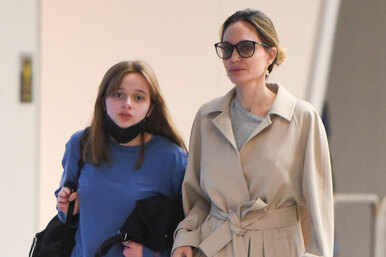 Семейный выход: Анджелина Джоли прогулялась с дочерью Вивьен по осеннему Нью-Йорку
