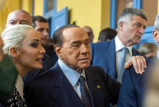 Сильвио Берлусконе и Марте Фашине (2022)