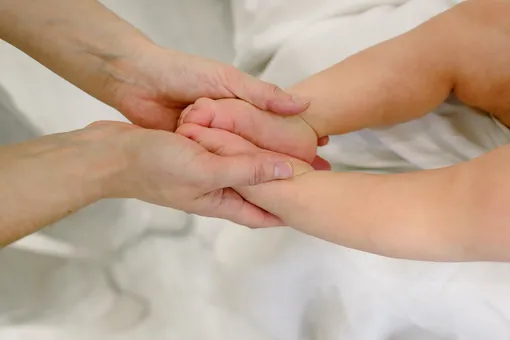 Детский медицинский массаж: для чего нужен и в чём его особенности
