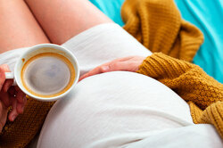 Кофейный вопрос: можно ли беременным пить кофейные напитки?