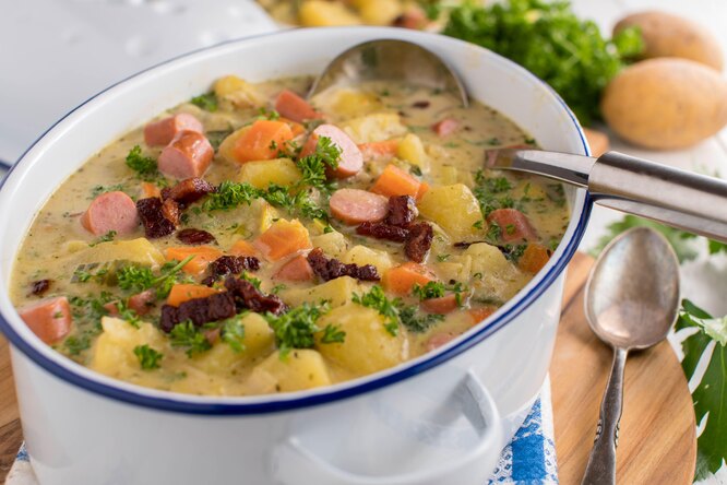 Вкусный картофельный суп с ветчиной Вкусный картофельный суп с ветчиной