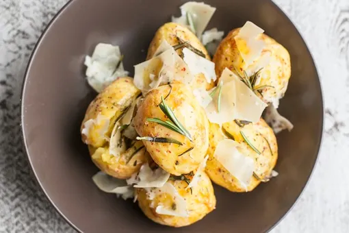 5 потрясающих способов запечь картошку