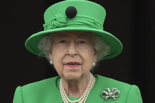 96-летняя королева Елизавета II после проблем со здоровьем вновь ездит верхом
