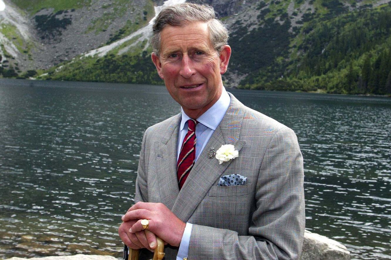 Кольцо на мизинце короля Карла — зачем он его носит и что оно означает