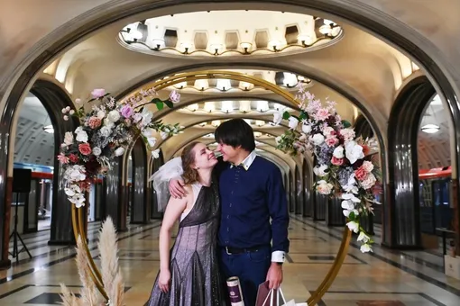 Свадьба ночью, под землёй в метро: 7 самых необычных способов пожениться в Москве