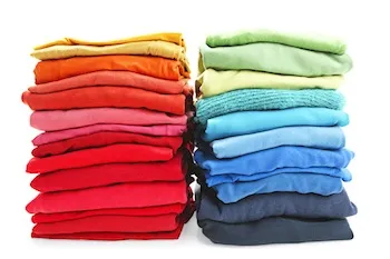 Лайфхаки для тех, кто не любит гладить: 7 полезных советов по уходу за бельём и одеждой