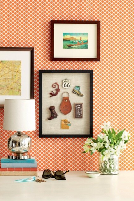 Как красиво оформить сувениры и другие мелочи в интерьере квартиры: фото, идеи