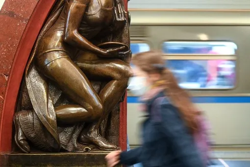 Скульптуры в метро, которые исполняют желания