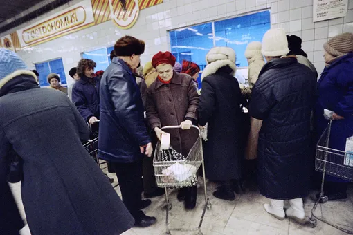 «Что дают?»: вспоминаем самые длинные очереди СССР