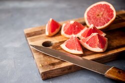 Грейпфрут — за и против: чем полезен и вреден «райский фрукт»