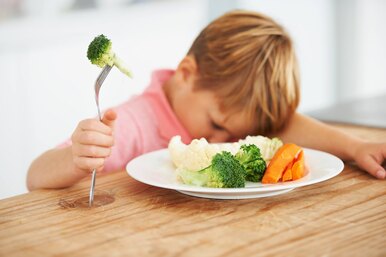 Что такое пищевое насилие и как оно вредит детям