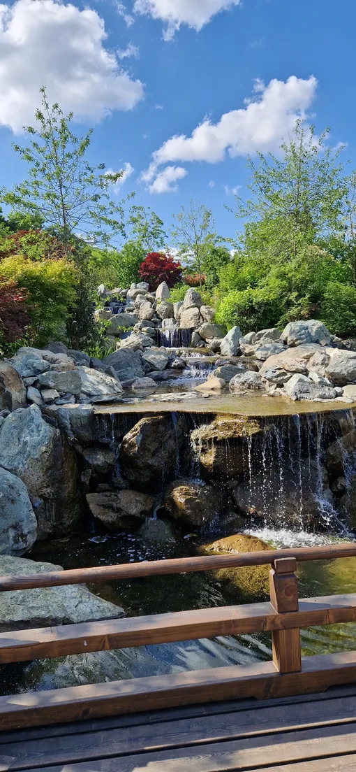 Водопад в Японском саду