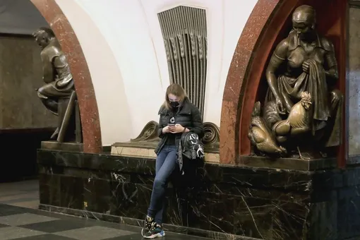Метро — дворец для народа: самые красивые старые станции московского метрополитена