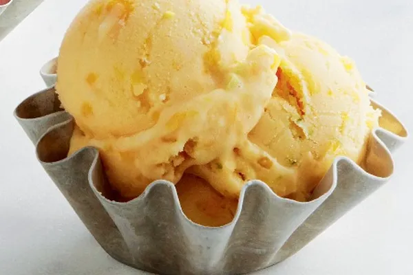 Мороженое из йогурта с манго