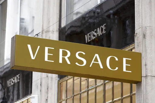 Модный Дом Versace