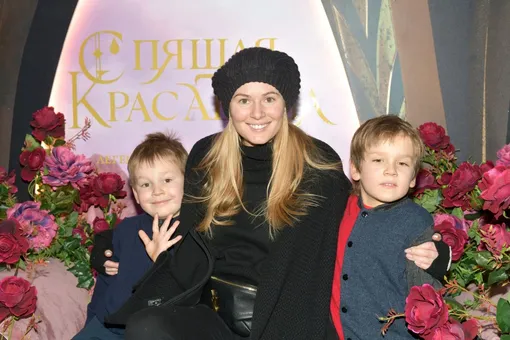 Мария Кожевникова с детьми — Максимом и Иваном фото