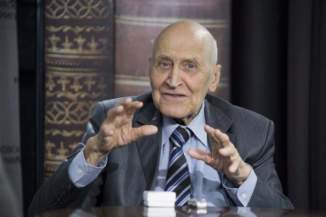 85-летнему Николаю Дроздову стало плохо на съёмках 85-летнему Николаю Дроздову стало плохо на съёмках